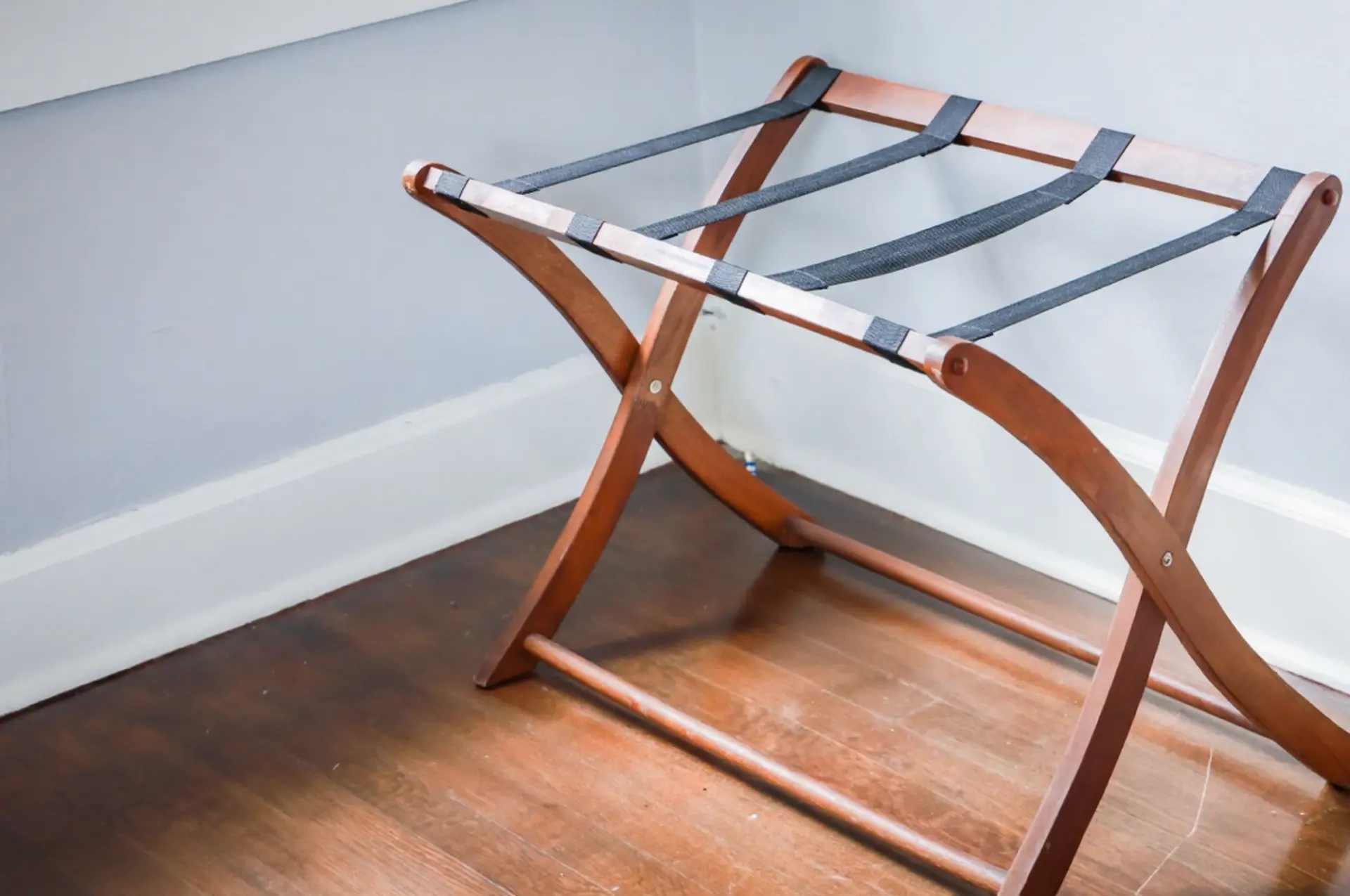 Foldable Chinese Oak Luggage Rack | Solid Wood Suitcase Stand for Guest Rooms Elevate your guest experience with our premium Chinese Oak luggage rack. Featuring a sturdy, foldable solid wood frame and heavy-duty nylon straps, this elegant suitcase stand combines traditional craftsmanship with modern convenience.