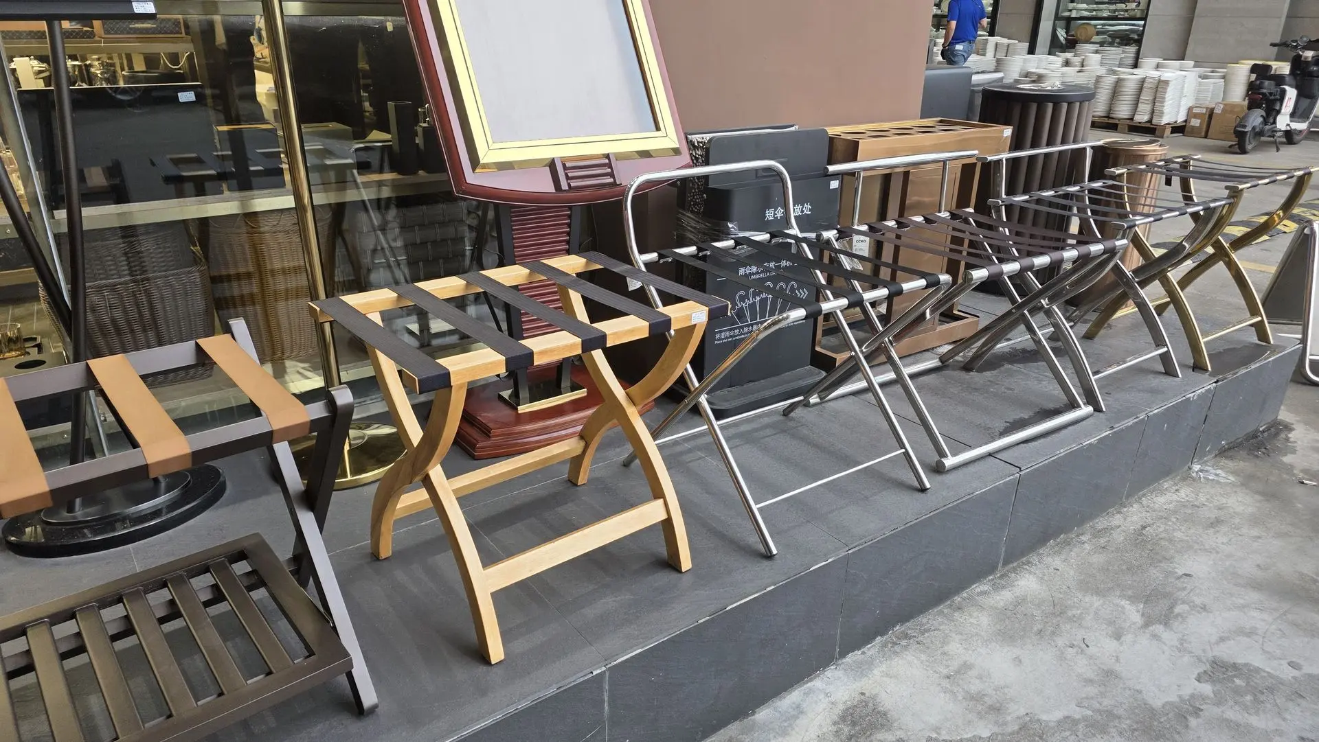 Premium Chinese Hospitality Luggage Racks | Wood & Stainless Steel Suitcase Stands Discover a wide selection of high-quality Chinese luggage racks for hotels and resorts. Our collection includes folding stainless steel, solid oak, and bamboo suitcase stands designed for heavy-duty use. Durable, stylish, and perfect for bulk hospitality needs.